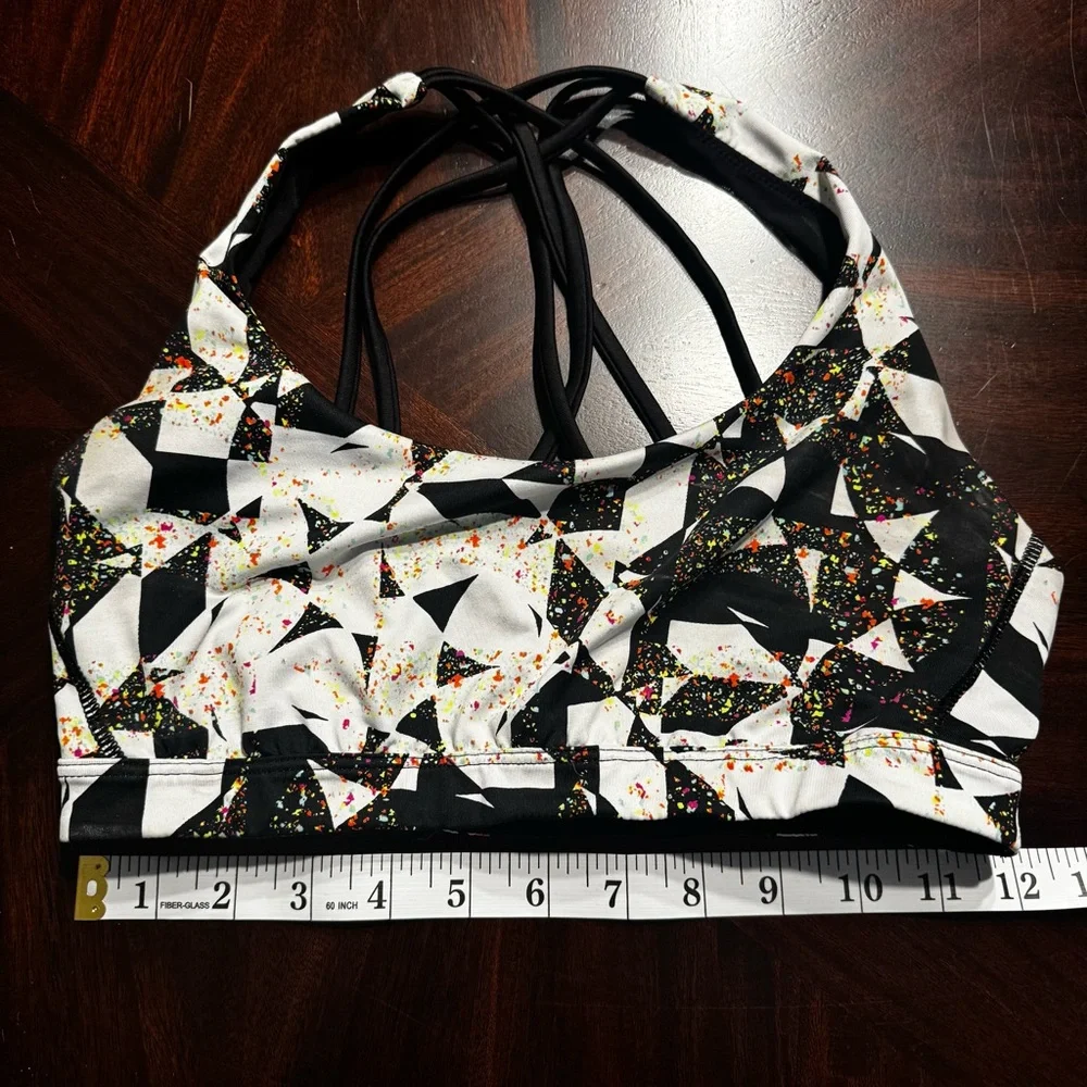 Victoria’s Secret Sport Strappy Back Sports‎ Bra Small Geometric Print